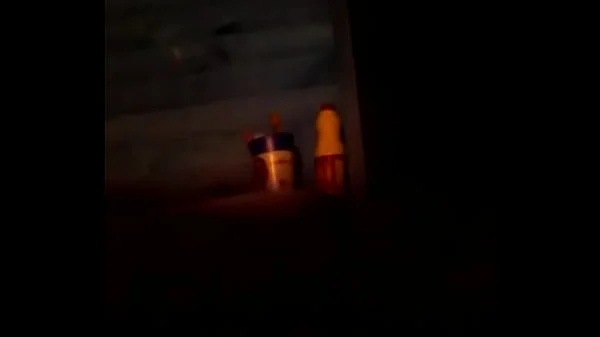 Chibola mostrando el ano