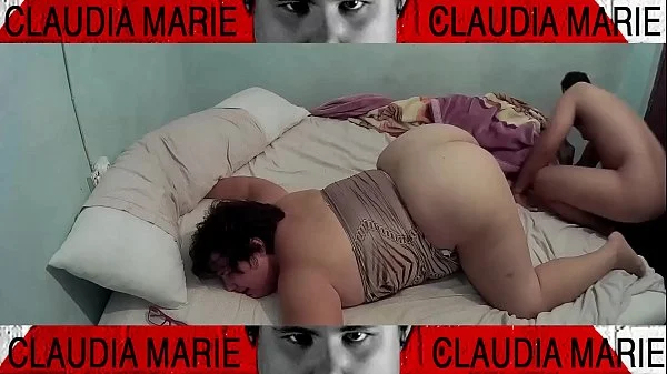 Jugando de forma anal con la curvy. Cera de una vela dentro de su ano y mucho más.