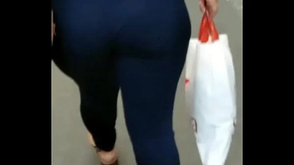 Mi rica perra comprando