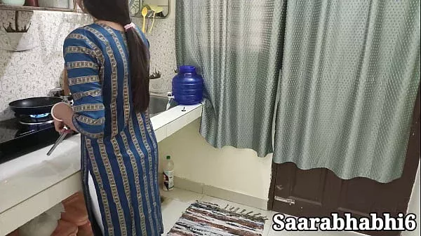 देसी सारा भाभी को उसके देवर ने खाना बनाते हुए किचन में ही लैंड निकाल कर xxx hindi audio