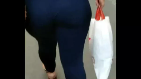 Mi rica perra comprando