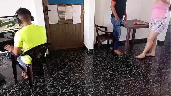 My husband’s cuckold plays on his computer while his best friend penetrates my ass with his huge cock, my anus has never been so open